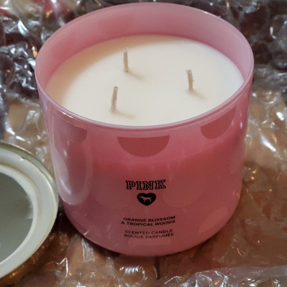 Pink scented candles - Picture 2 of 3